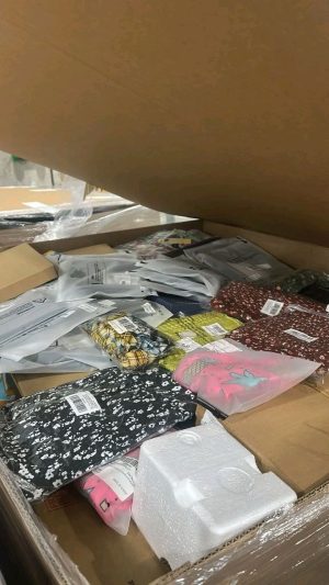 Amazon FC Clothing - Liquidation Pallet