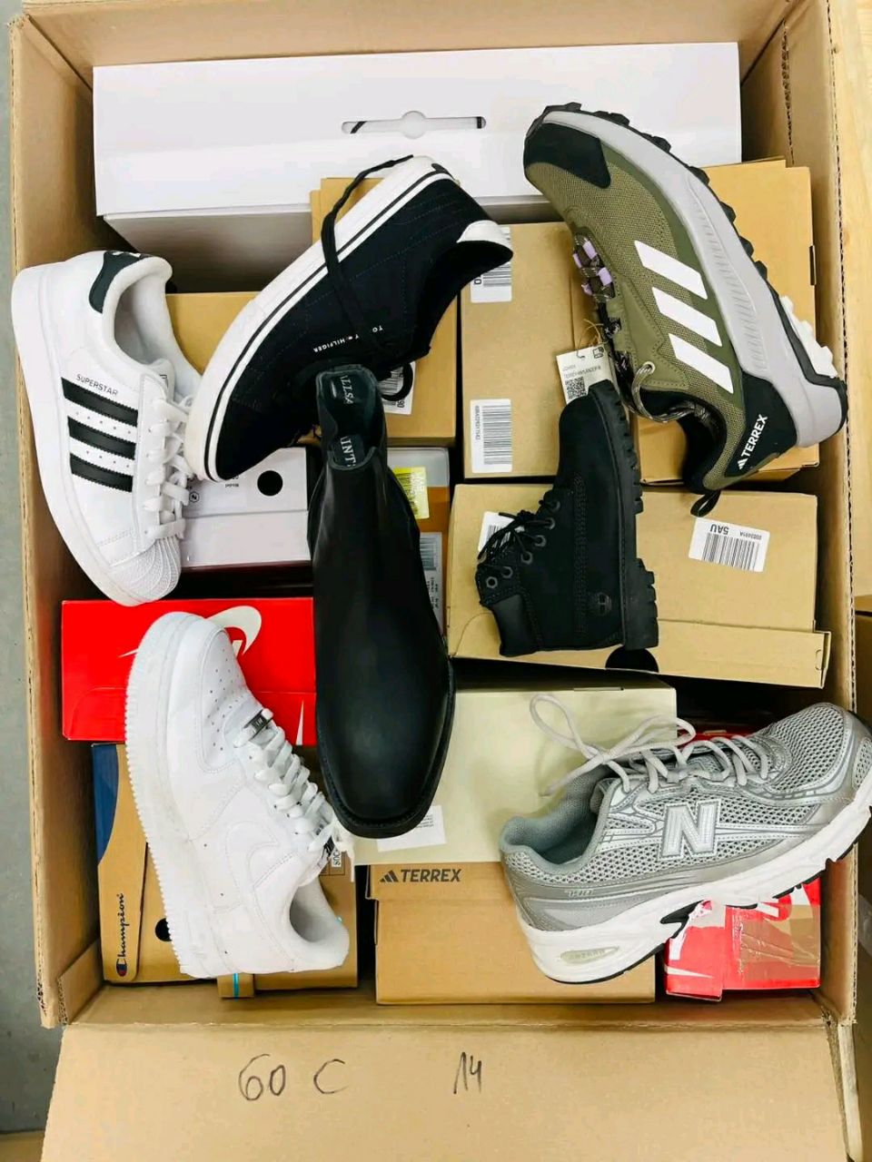 Premium Branded Mixed Footwear Wholesale Liquidation – 50 Pairs – Nike, Adidas, Vans & More – Category C Returns at €3 Per Pair - Image 8